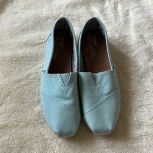Baby Blue Toms